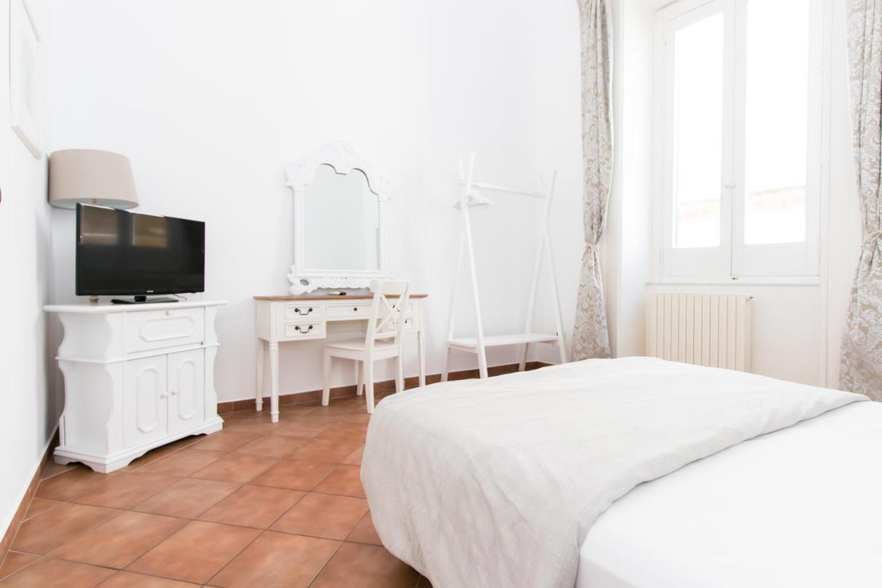 And So Bed & Breakfast Lecce Ngoại thất bức ảnh