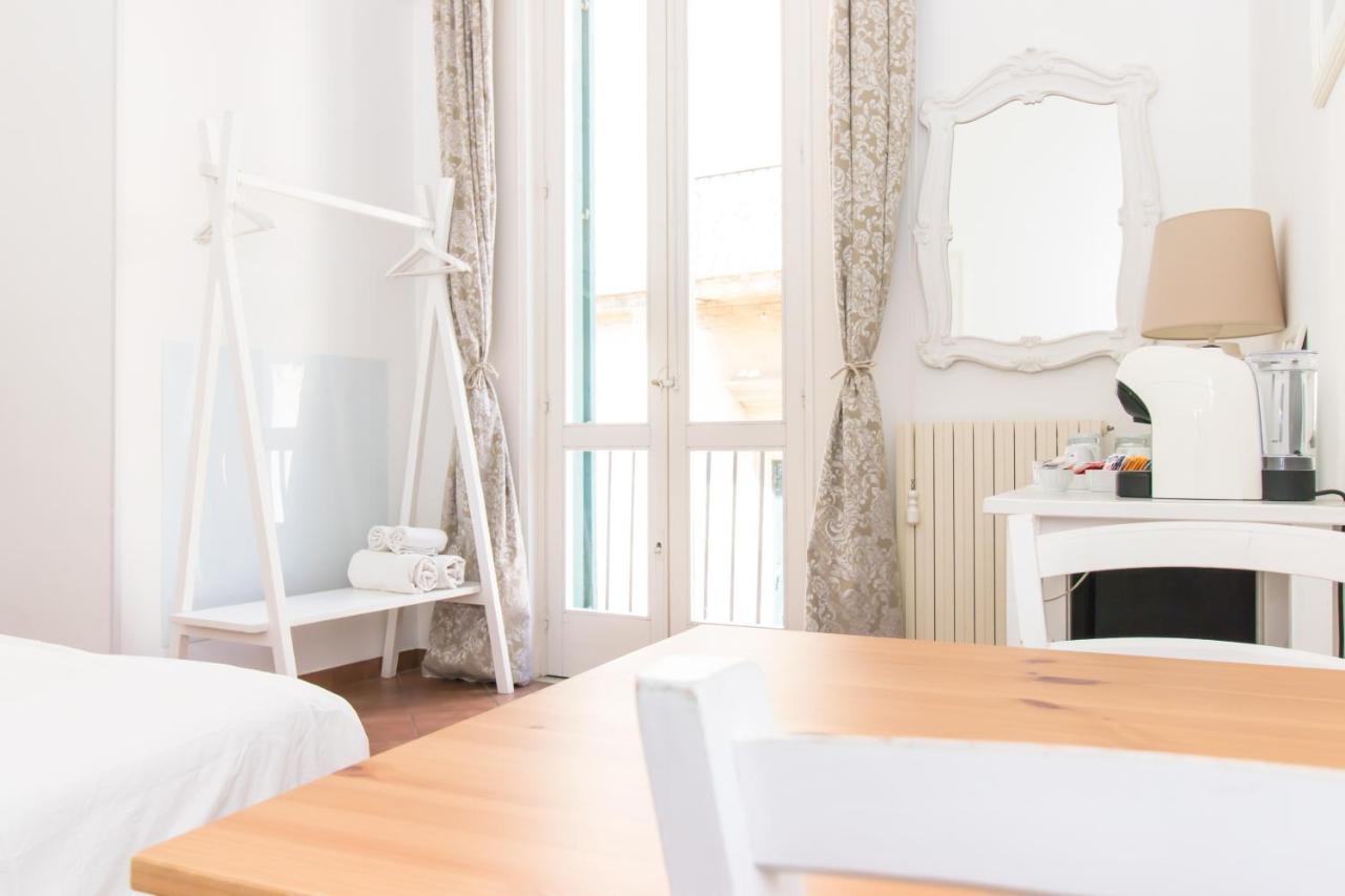 And So Bed & Breakfast Lecce Ngoại thất bức ảnh