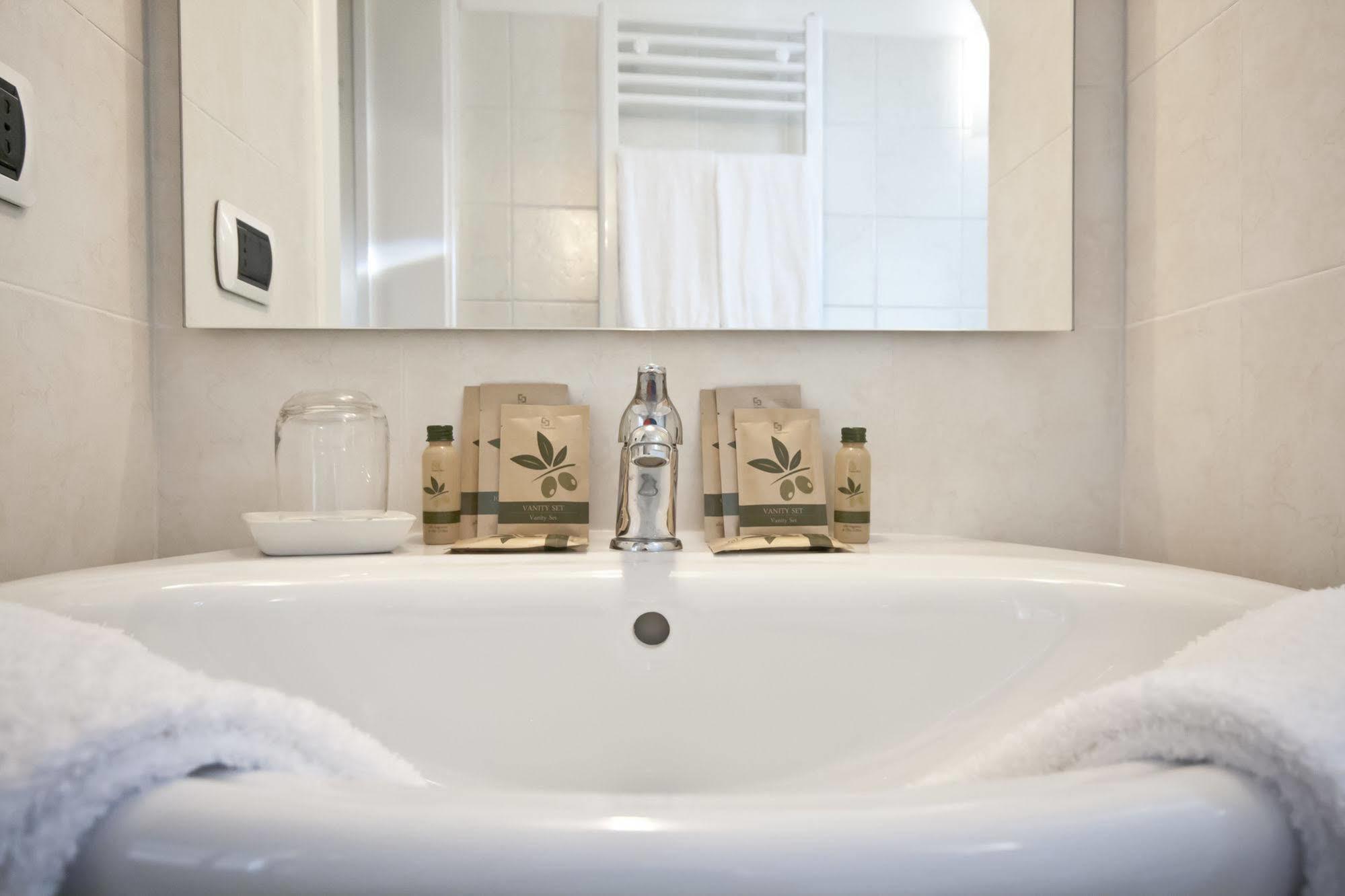 And So Bed & Breakfast Lecce Ngoại thất bức ảnh